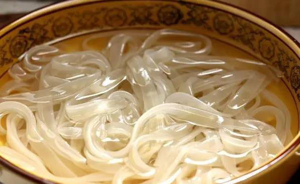 粉条百搭又好吃，肉末一炒香翻天，你家咋做最拿手？