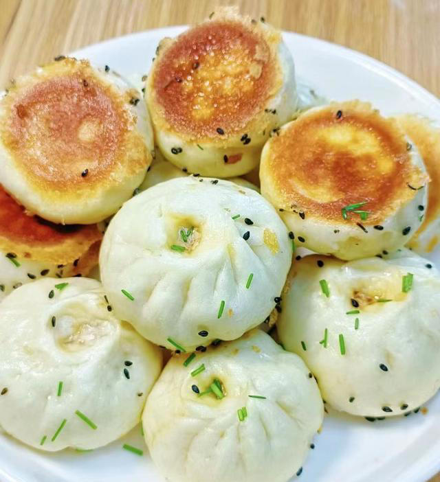 原来水煎包的做法这么简单，掌握好这几点，做出来，赶超包子铺