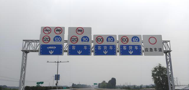 交警私下才说的秘密：这7个动作违法了，很多车主还经常做