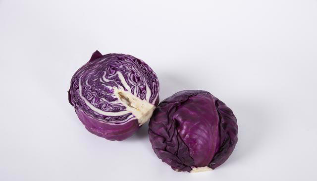 5种自带“花青素”的食物，建议女人要舍得吃，肌肤水嫩显年轻