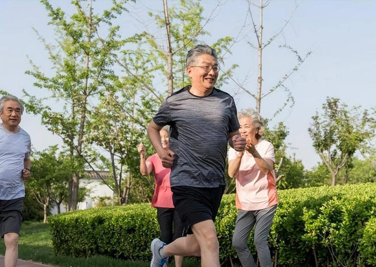 医生提醒：4种减肥方法根本不科学，说有效的，或许只是暂时的