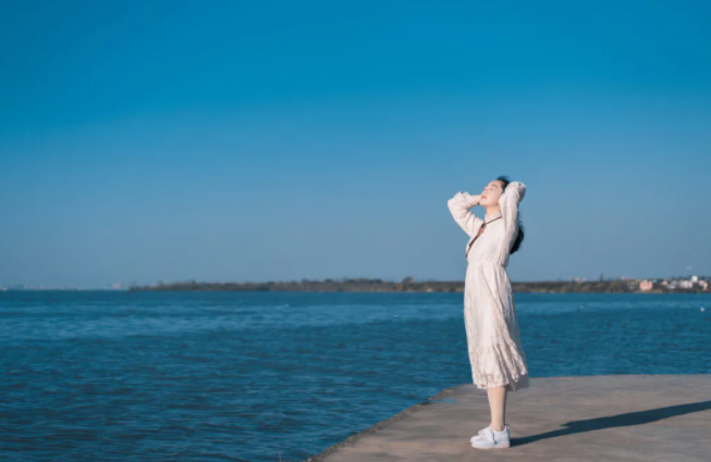 看不惯一个人，无需翻脸，无需直言，只要……