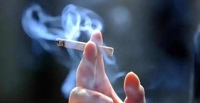 经常吸烟又喝茶的人，真的比普通人更容易得病吗？一起看看吧