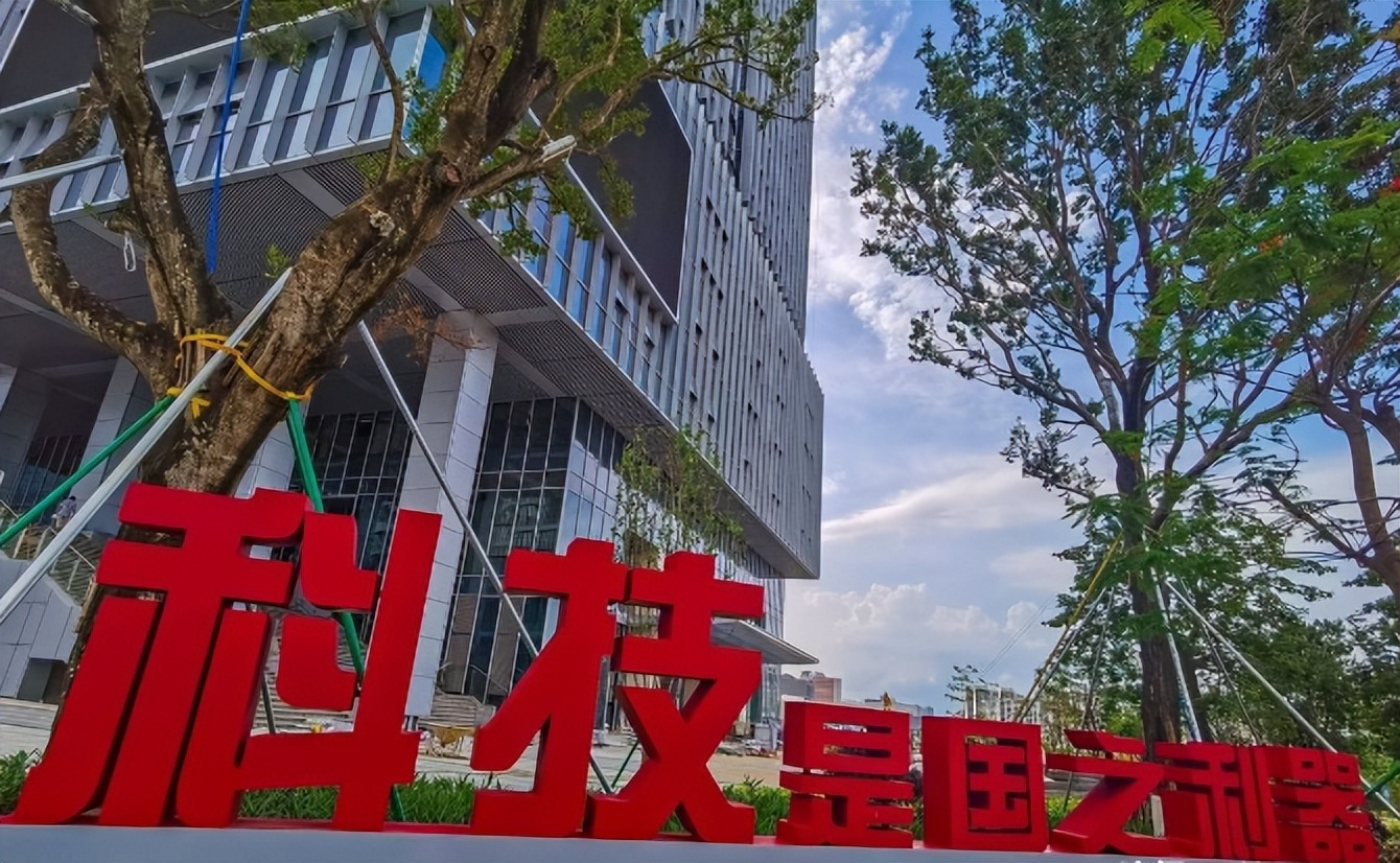 只要我们内部不出现问题，现如今的中国，已经无人能够撼动！