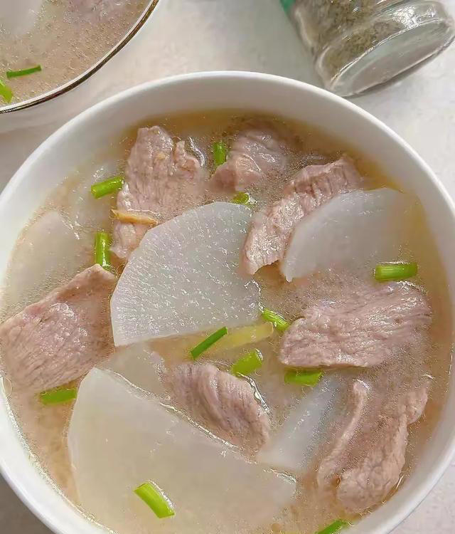 老话说：“入秋排毒，一年不堵”！建议多吃“3根2果1菜”好过秋