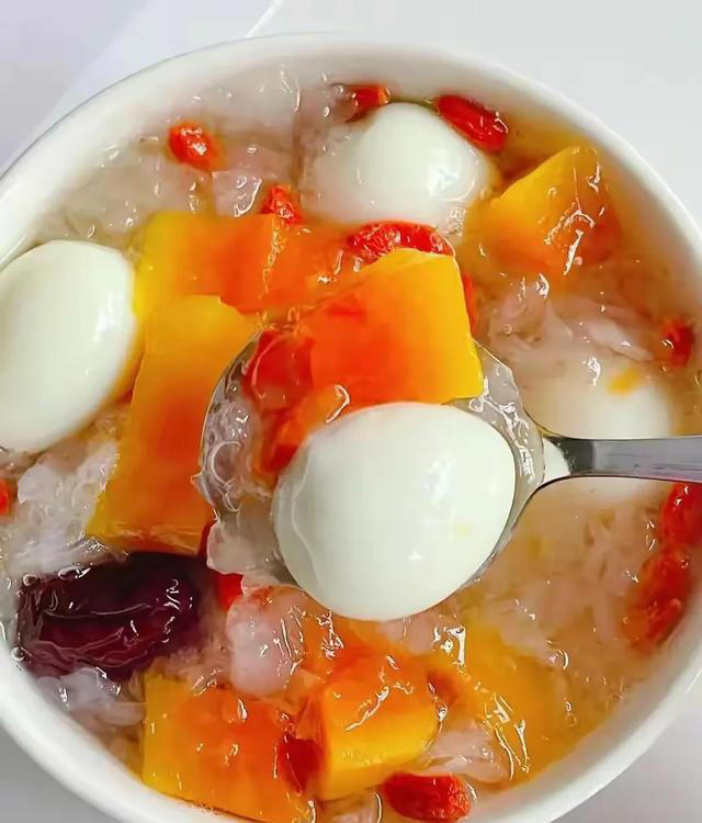 老话说：“入秋排毒，一年不堵”！建议多吃“3根2果1菜”好过秋