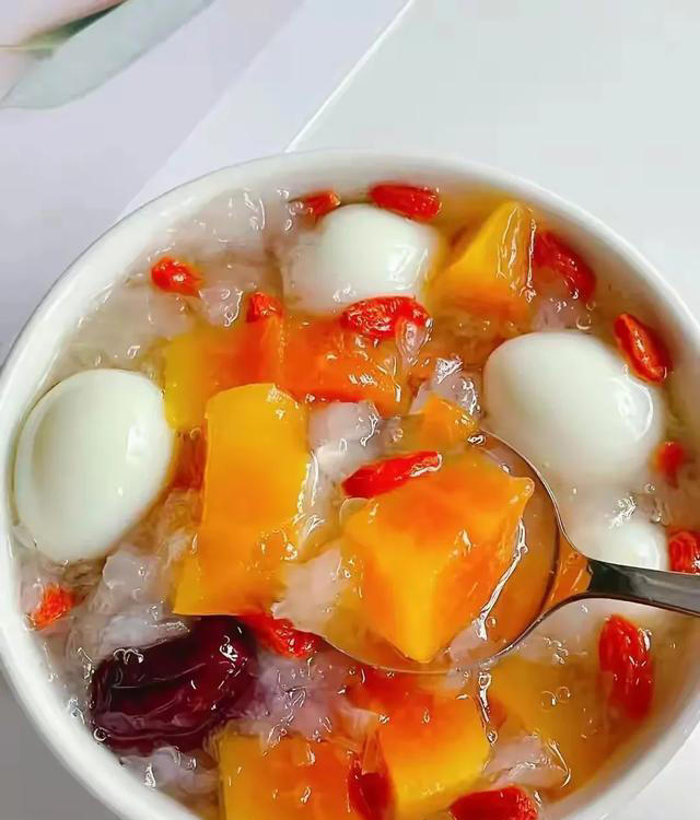 老话说：“入秋排毒，一年不堵”！建议多吃“3根2果1菜”好过秋