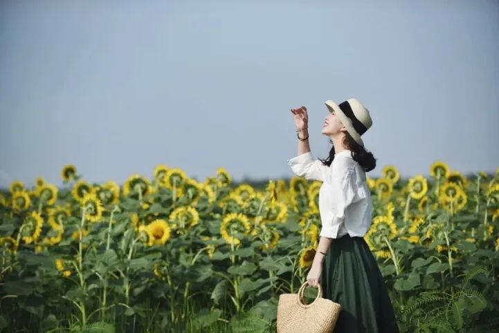 曾仕强教授说： “我们生理的疾病都从紧张而来，只要你全身不紧张，大概不会得什么病。”  你的身体本质上是心灵的投射。  如果心灵总是受到抑塞，处于一种紧张、愁闷的状态，那么身体早晚要出问题。  《黄帝内经》认为，养生的核心在于养心。