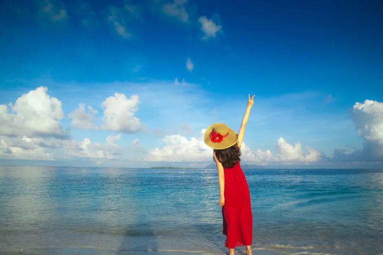 南怀瑾先生在书中写道： “我们每个人都在修行中生活，也在生活中修行。” 人这一生，其实就是一个不断修行的过程。 走出自己的方寸之地，丰富自己，是我们必经的路程。 往后余生，请逼自己养成这4个习惯，实现自我增值，让人生越过越好。  01