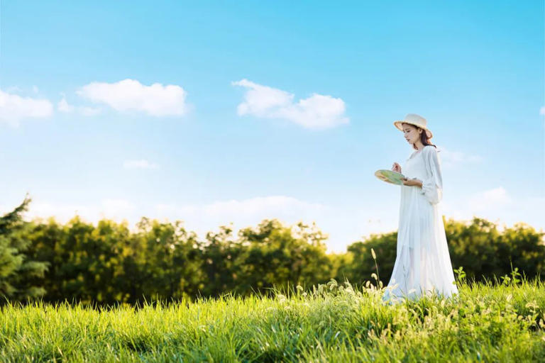 女人身上最好闻的味道，不是脂粉味，不是香水味，而是书香气