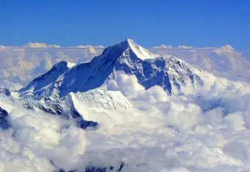 地球之巅珠峰想破万米？地壳说不行！宇宙里谁是真正最高峰？