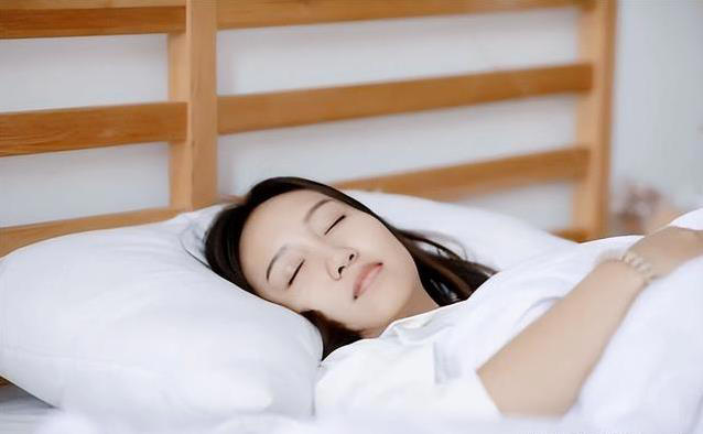 睡前10分钟改掉坏习惯，告别失眠整夜睡得香