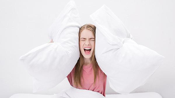  长期失眠睡不着？医生：坚持3点睡眠“黄金”法则，好觉自然来 