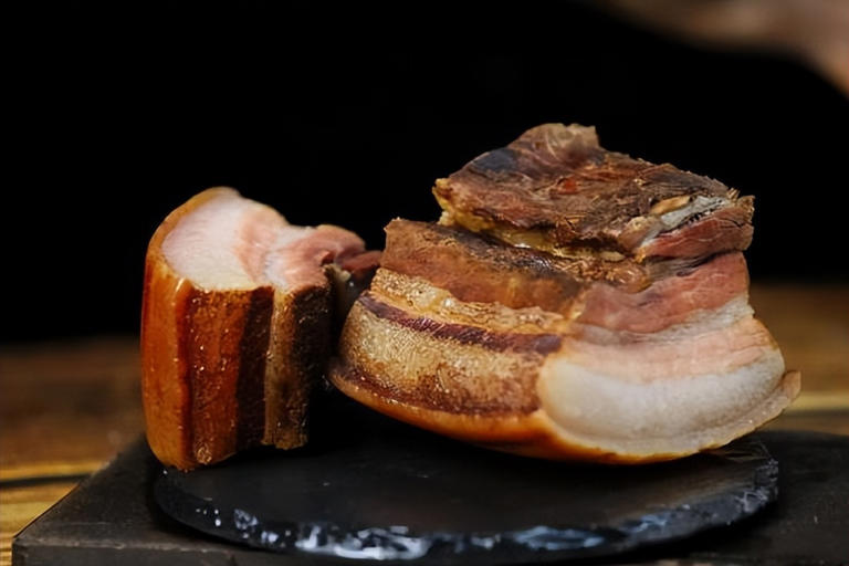 医生严肃提醒：停止食用这5种食物，比肥肉还伤血管，请转告家人