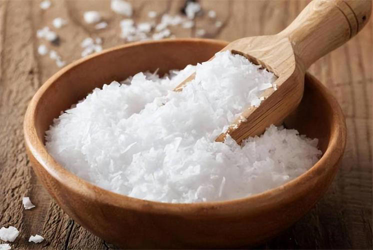 医生严肃提醒：停止食用这5种食物，比肥肉还伤血管，请转告家人