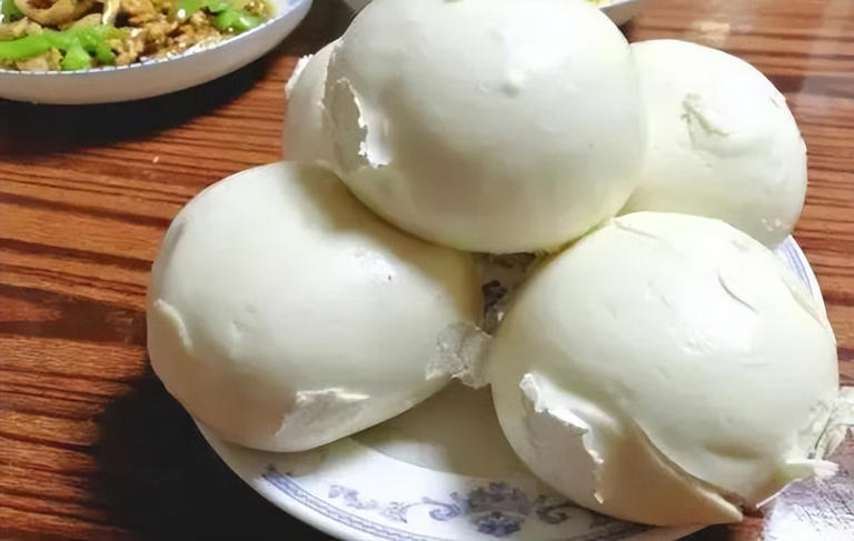 医生严肃提醒：停止食用这5种食物，比肥肉还伤血管，请转告家人