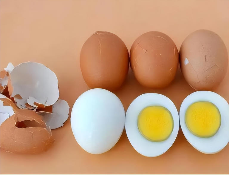 医生严肃提醒：停止食用这5种食物，比肥肉还伤血管，请转告家人