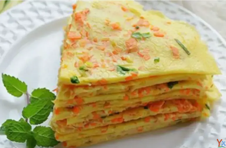 鸡蛋饼简单又好吃的做法，手不沾面，一搅一煎就上桌，太香了