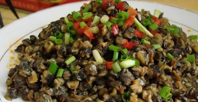 田螺，肉质鲜美，口感嫩滑，是许多美食家钟爱的食材之一