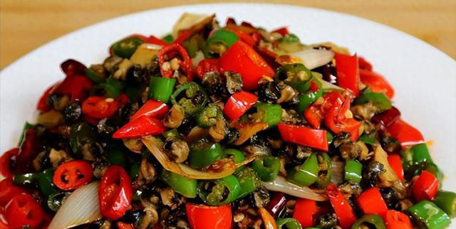 田螺，肉质鲜美，口感嫩滑，是许多美食家钟爱的食材之一