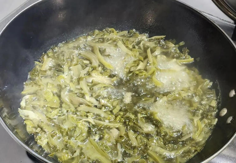 酸菜鱼的做法，滑嫩入味，汤汁都好喝