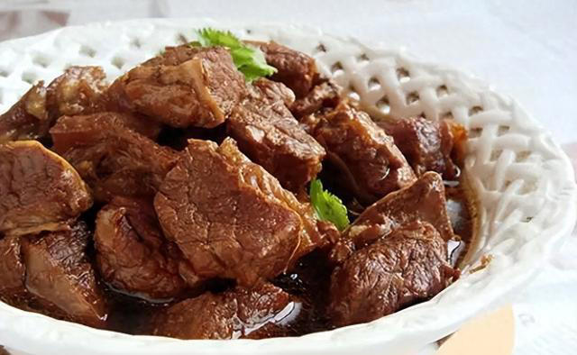牛肉为啥一炖就柴，放入这4种香料，牛肉软烂入味不塞牙，没腥味