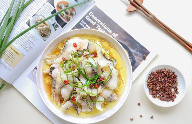 教你葱油鱼片的家常做法，步骤详细，滑嫩入味下酒又下饭