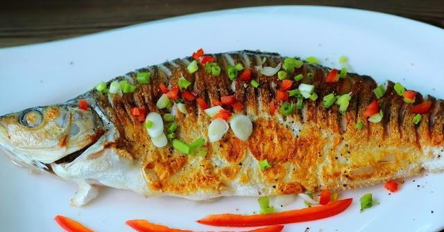 香煎鱼的简单制作方法，家庭餐桌上的美味之选！