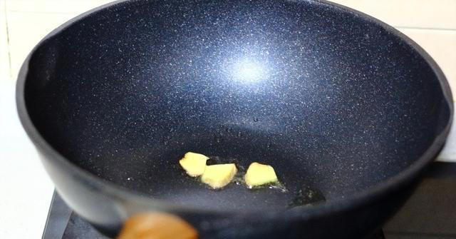 香煎鱼的简单制作方法，家庭餐桌上的美味之选！