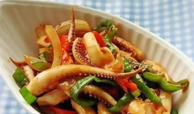 鱿鱼五种做法大公开：鲜嫩无腥味，你最爱哪款？