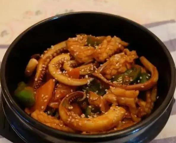 鱿鱼五种做法大公开：鲜嫩无腥味，你最爱哪款？