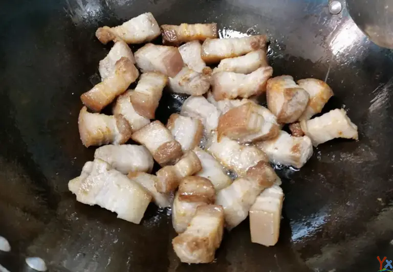 做红烧肉，不要乱放调料！教你正确做法，肉质软糯不腻，香味浓