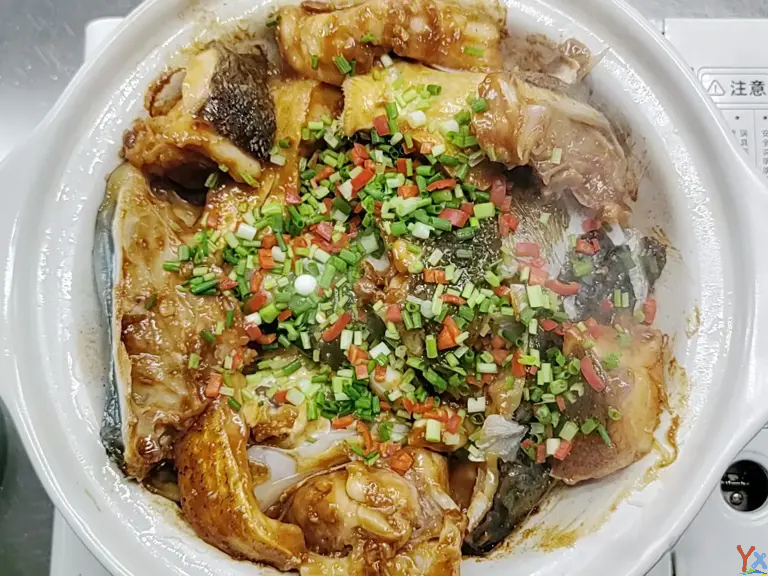 15分钟砂锅焗鱼头！零失败酱香秘方，鲜嫩不腥全家抢着吃