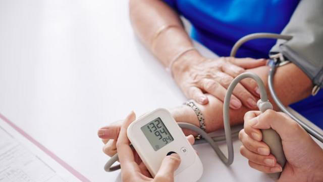 早晨八点吃早餐错了？医生提醒：过了65岁，吃早餐尽量做到这几点