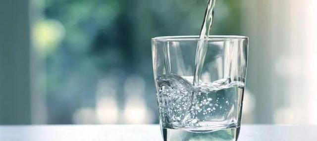 早晨八点吃早餐错了？医生提醒：过了65岁，吃早餐尽量做到这几点