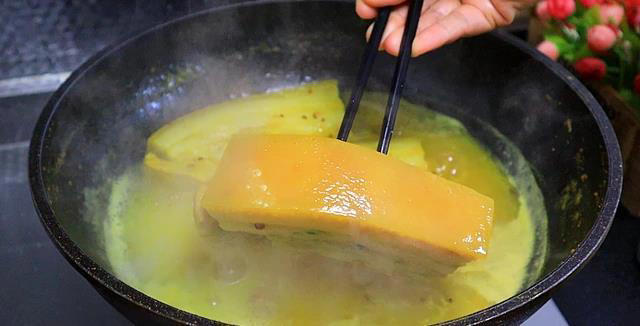 一块五花肉秒变硬菜，简单几步皮脆肉香，你敢试吗？