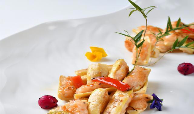 美食推荐：腐乳酱香五花肉、煎酿熊猫笋、香根牛柳丝制作方法