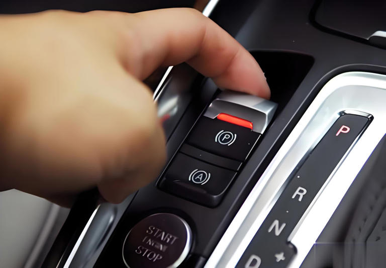 自动驻车与电子手刹的区别解析，老司机：不懂这些别开车了