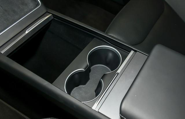 现在的汽车为何普遍用怀挡，扶手式换挡杆有什么不好吗？