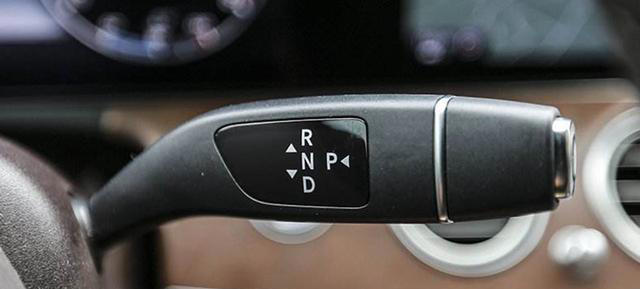 现在的汽车为何普遍用怀挡，扶手式换挡杆有什么不好吗？