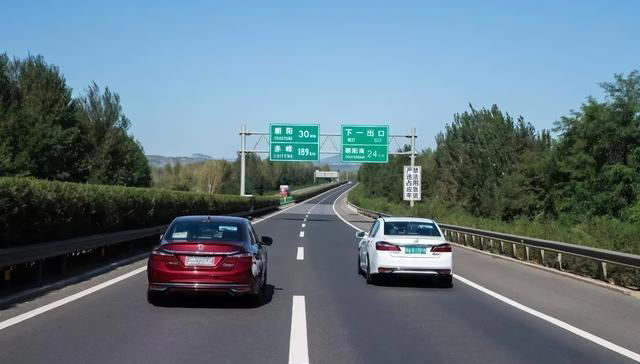 时速120，油车能连续开4-5个小时，电车却做不到，为什么？