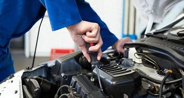 汽车保养只换机油？内行：这4个零件不换等于没保养