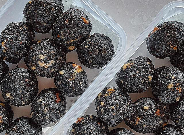 建议中老年人，别心疼钱，这6种零食，该吃就吃，腿脚有劲精神好