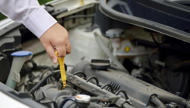 机油真的可以行驶1万5千公里再换吗？维修工：做到这3点完全可以