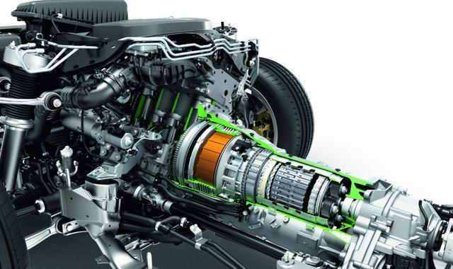 为什么电动车红绿灯起步能秒超跑，但高速上却跑不过燃油车？