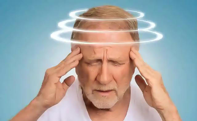 心脏不好，看晨起就知道？医生：心脏欠佳的人，起床多有这5表现