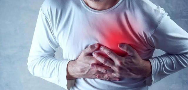 心脏不好，看晨起就知道？医生：心脏欠佳的人，起床多有这5表现