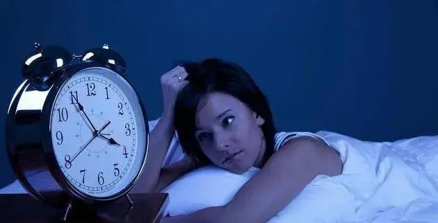 为什么说半夜醒来，别看时间、别喝水？别不信，有一定道理