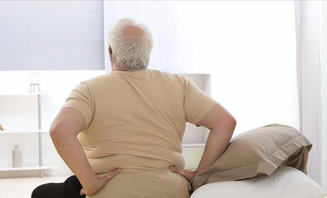 脂肪肝是吃出来的？医生直言：即使是铁打的肝，这4物也要少吃