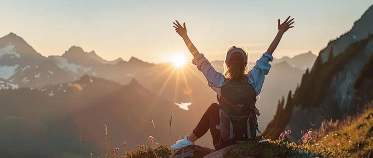 多年前，我在新西兰旅游时，在海边看到过一棵长相奇特的“牙刷树”，形状酷似牙刷。  当时我就疑惑，平常树木都是由主枝分层向四周生长，怎么这一棵却是侧向生长？  后来从当地人口中得知：  这处海域的风力特别强劲，寻常形态的树木生长在这里，